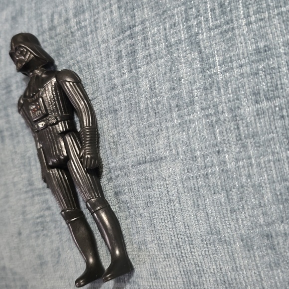 Vintage Kenner 1977 Star Wars Darth Vader Action Figure - Picture 5 of 8